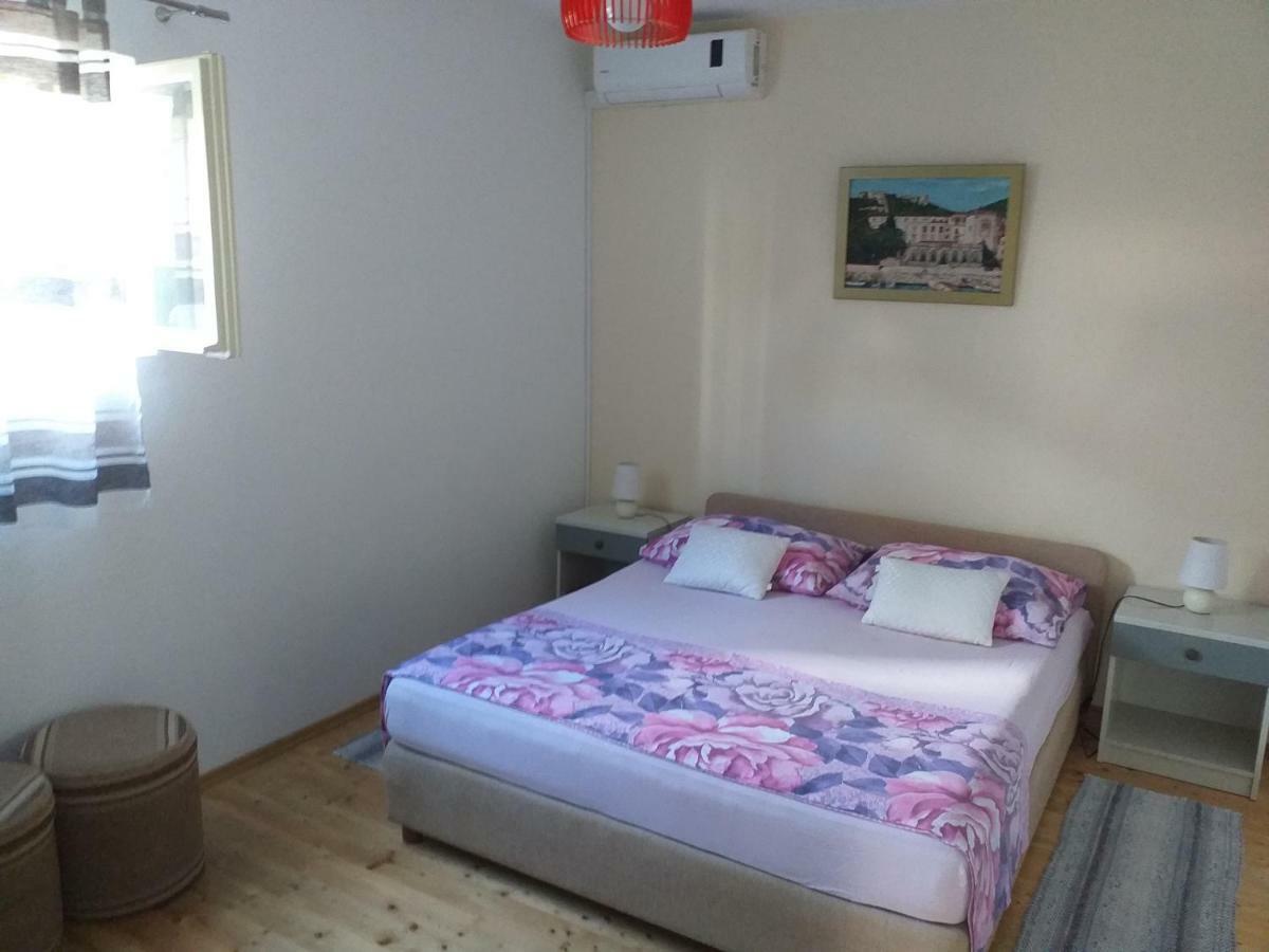 Apartmani Luna Hvar Town Esterno foto